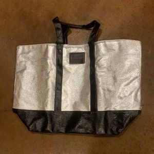🌻🌻New Victoria Secrets tote